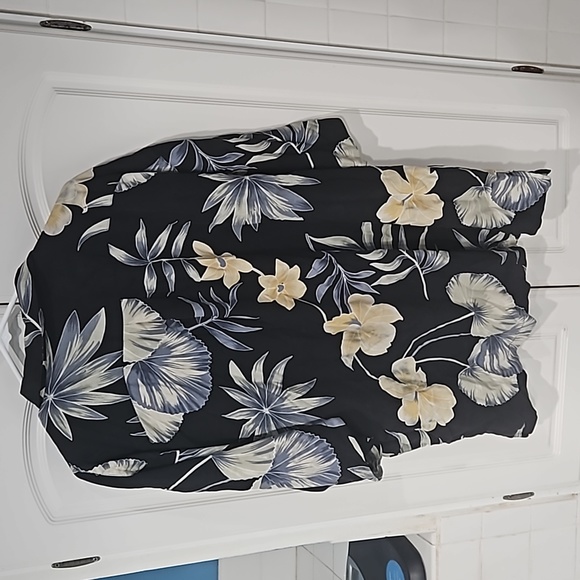 Men's Hawaiian Shirt - Picture 3 of 3